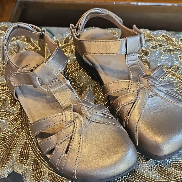 Earth Origins Shoes - Earth Origins Metallic Gold Sandals